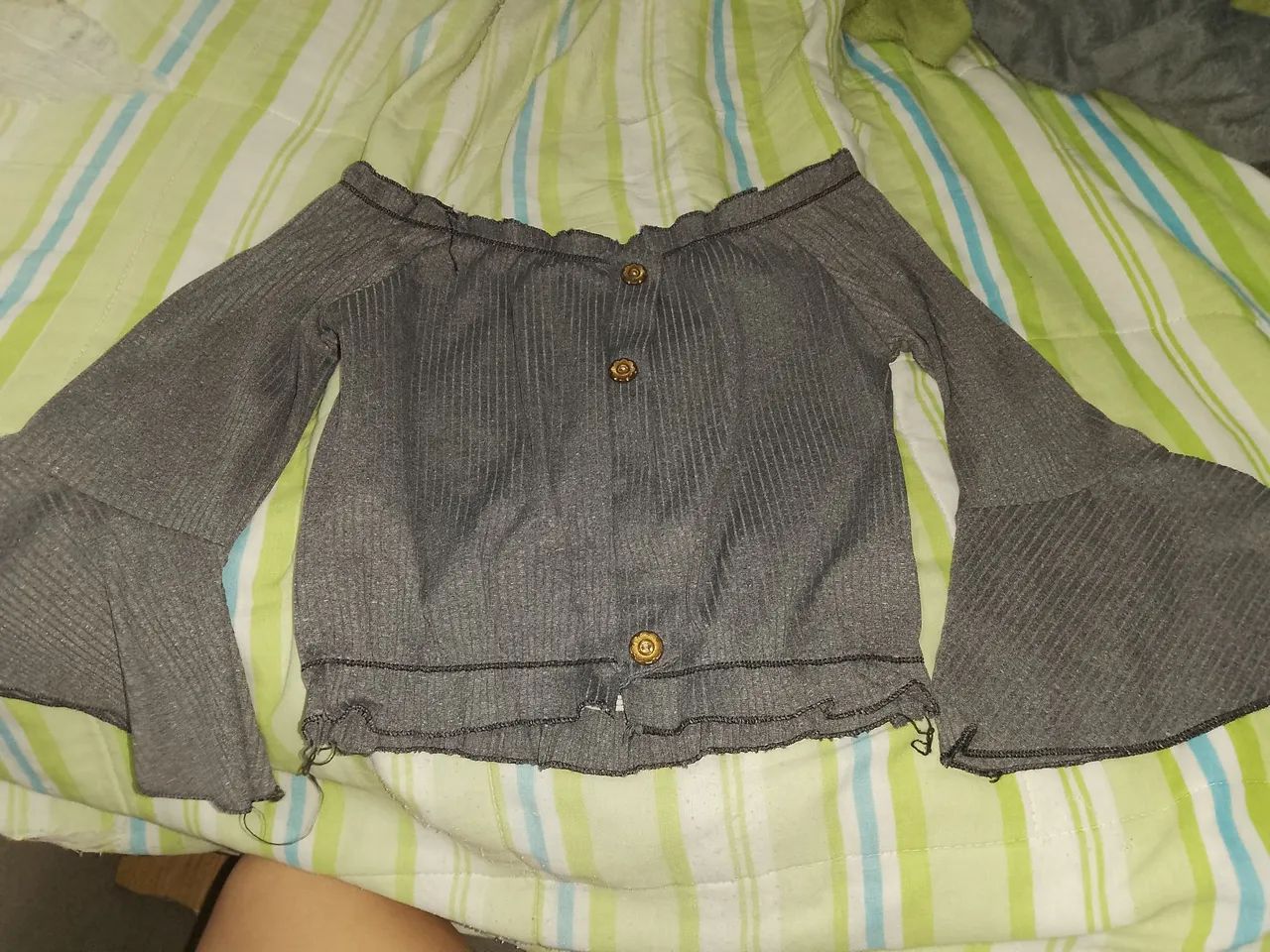 Blusa Ombro a Ombro com Mangas Flare