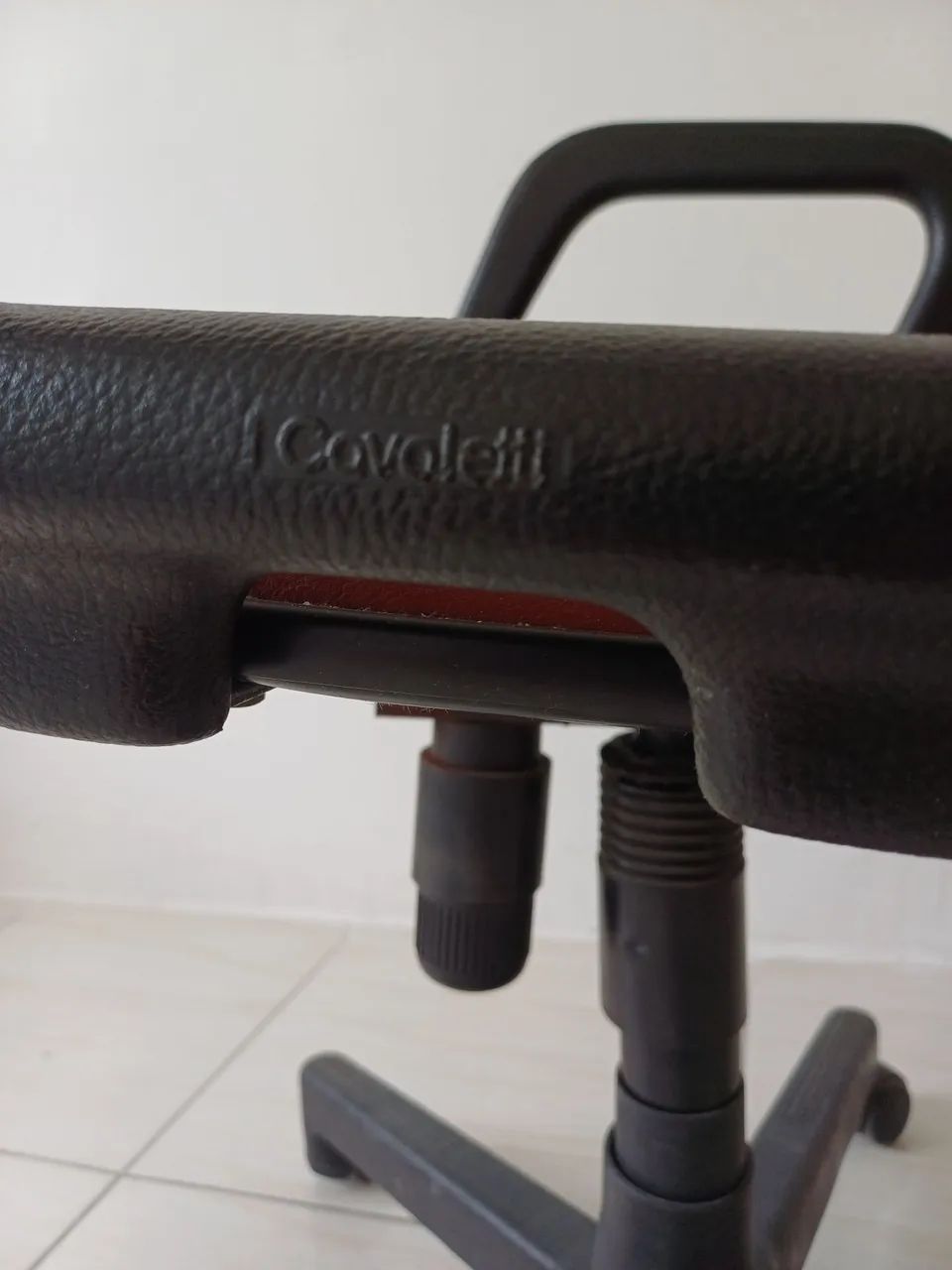 Cadeira de Escritório Giratória com Rodinhas - Foto 3