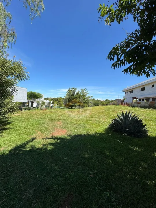 Terreno no Aldeia do Vale de 3.400m2. Proximo ao lago