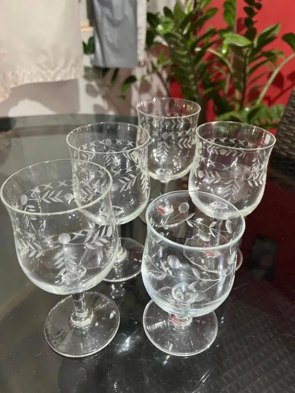 Conjunto de Taças de Cristal Decoradas