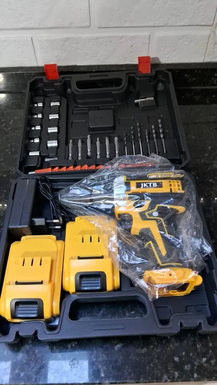 FURADEIRA/PARAFUSADEIRA IMPACTO 2 BATERIAS 36V