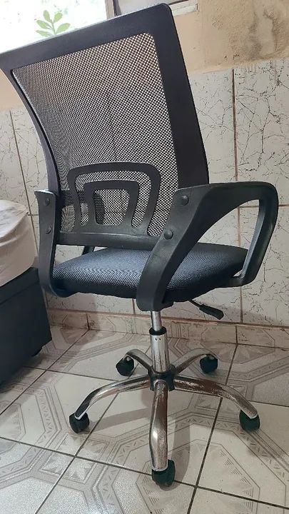 Cadeira de Escritório Giratória com Rodinhas - Foto 2