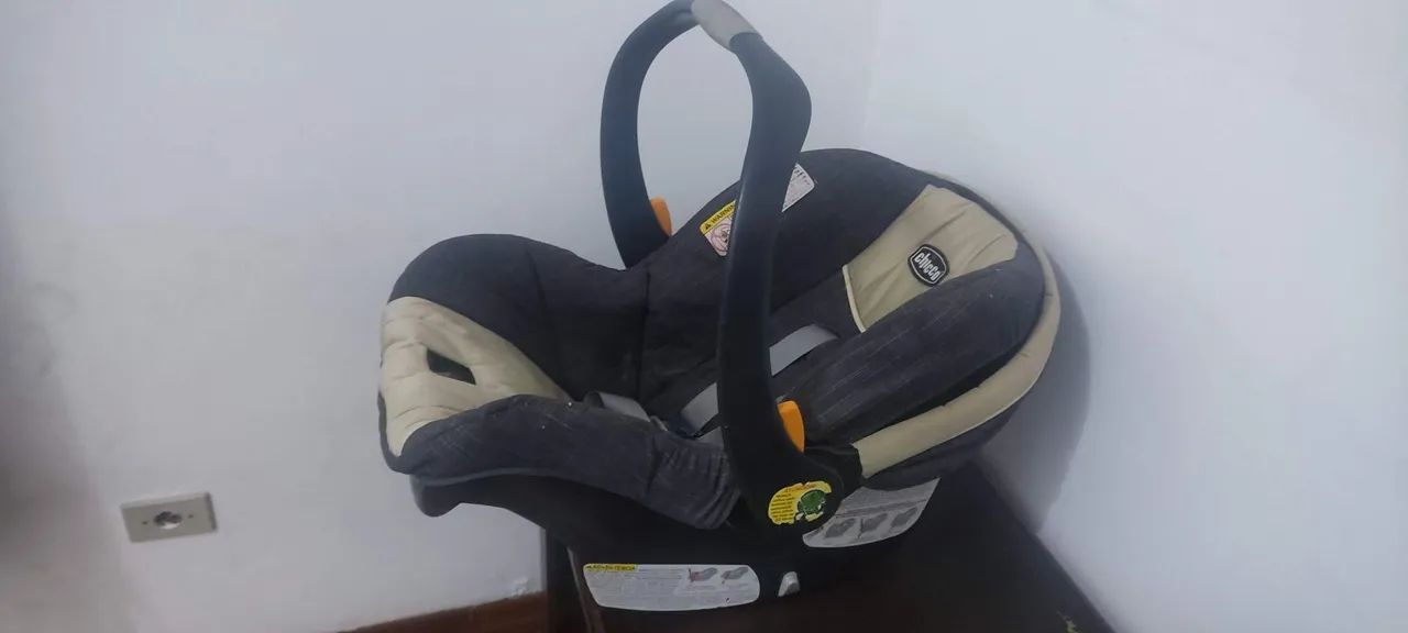 Bebe conforto Chicco 0-13kg com base para carro com isofix - Foto 2
