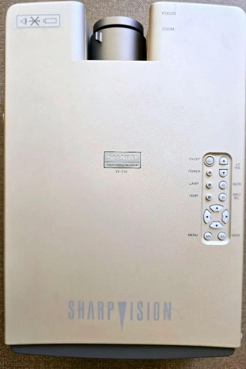 Projetor SHARP XV-Z1U de cristal liquido - Foto 3