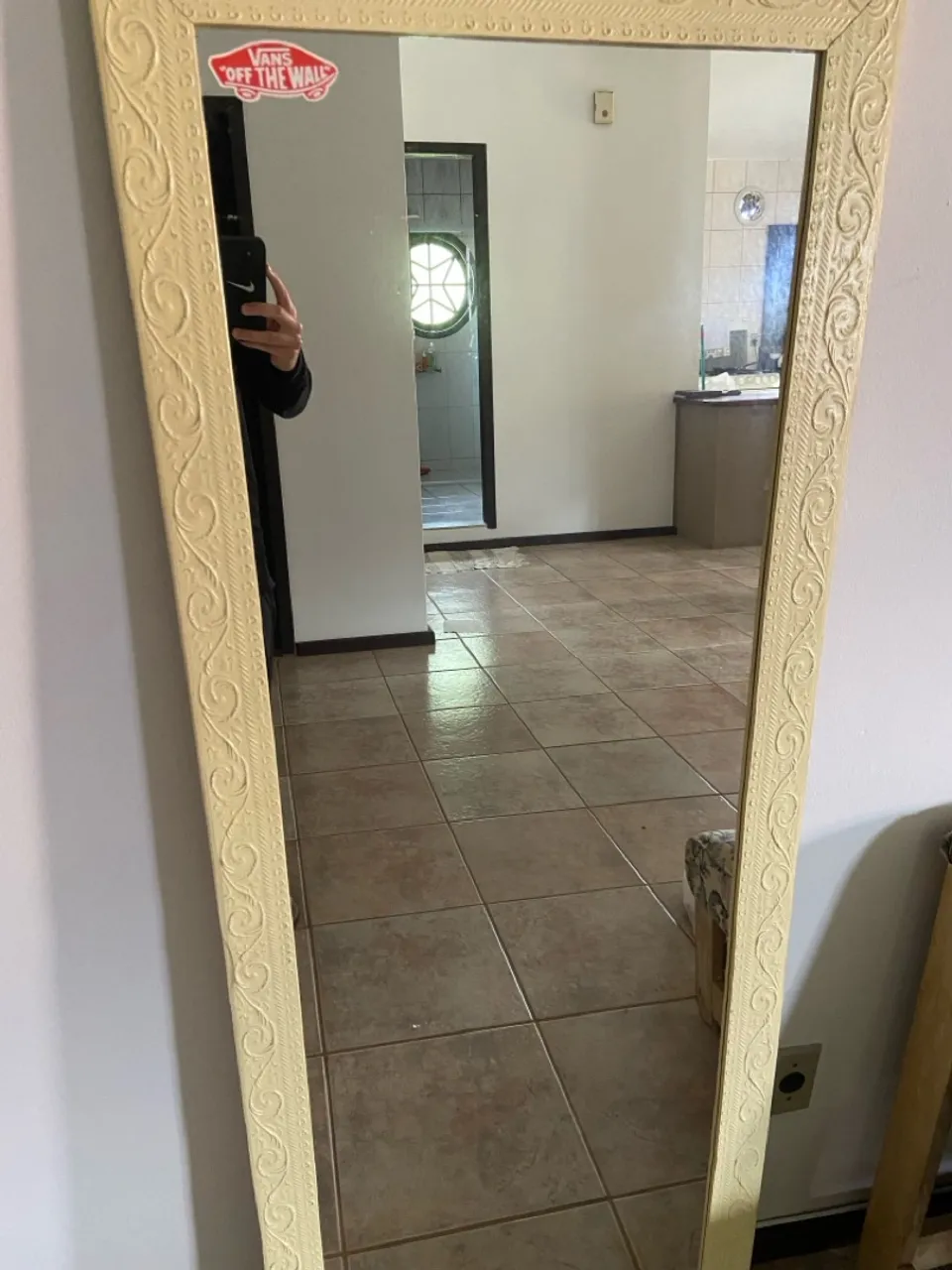 Espelho de Parede Decorativo com Moldura Detalhada