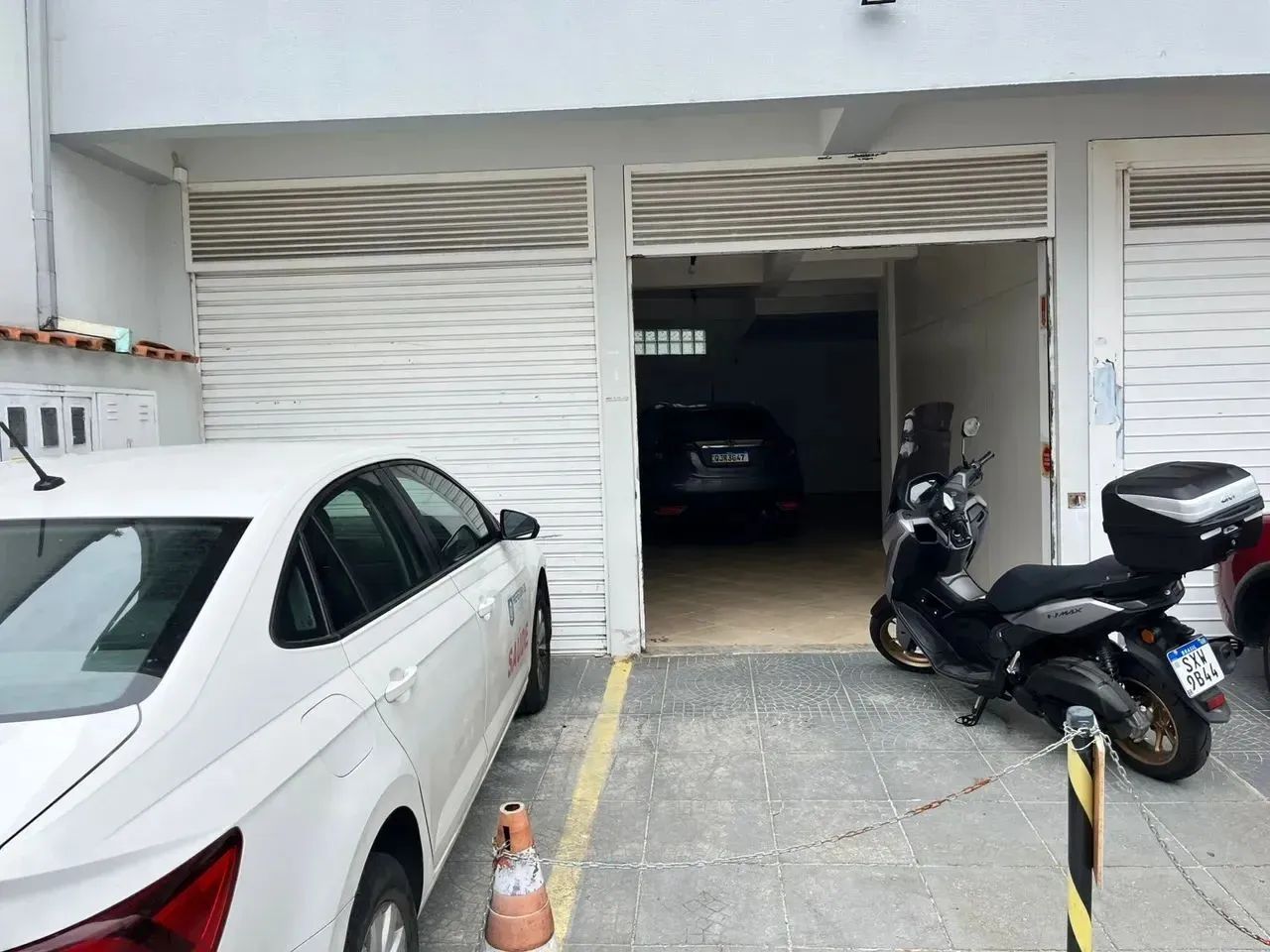 ALUGA-SE SALA TÉRREA COMERCIAL - Agronômica - Florianópolis - SC