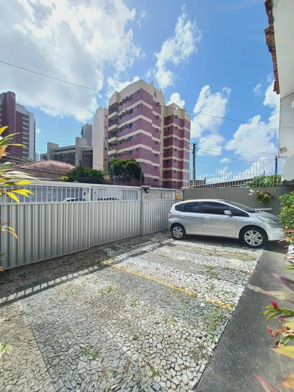 Imóvel para venda com 184 metros quadrados com 8 quartos em Madalena - Recife - PE