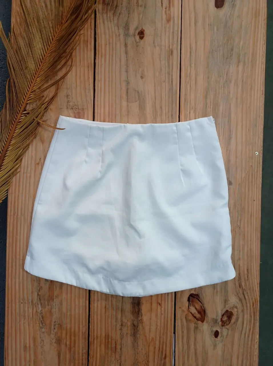 Shorts Saia Branca Elegante tamanho P/38
