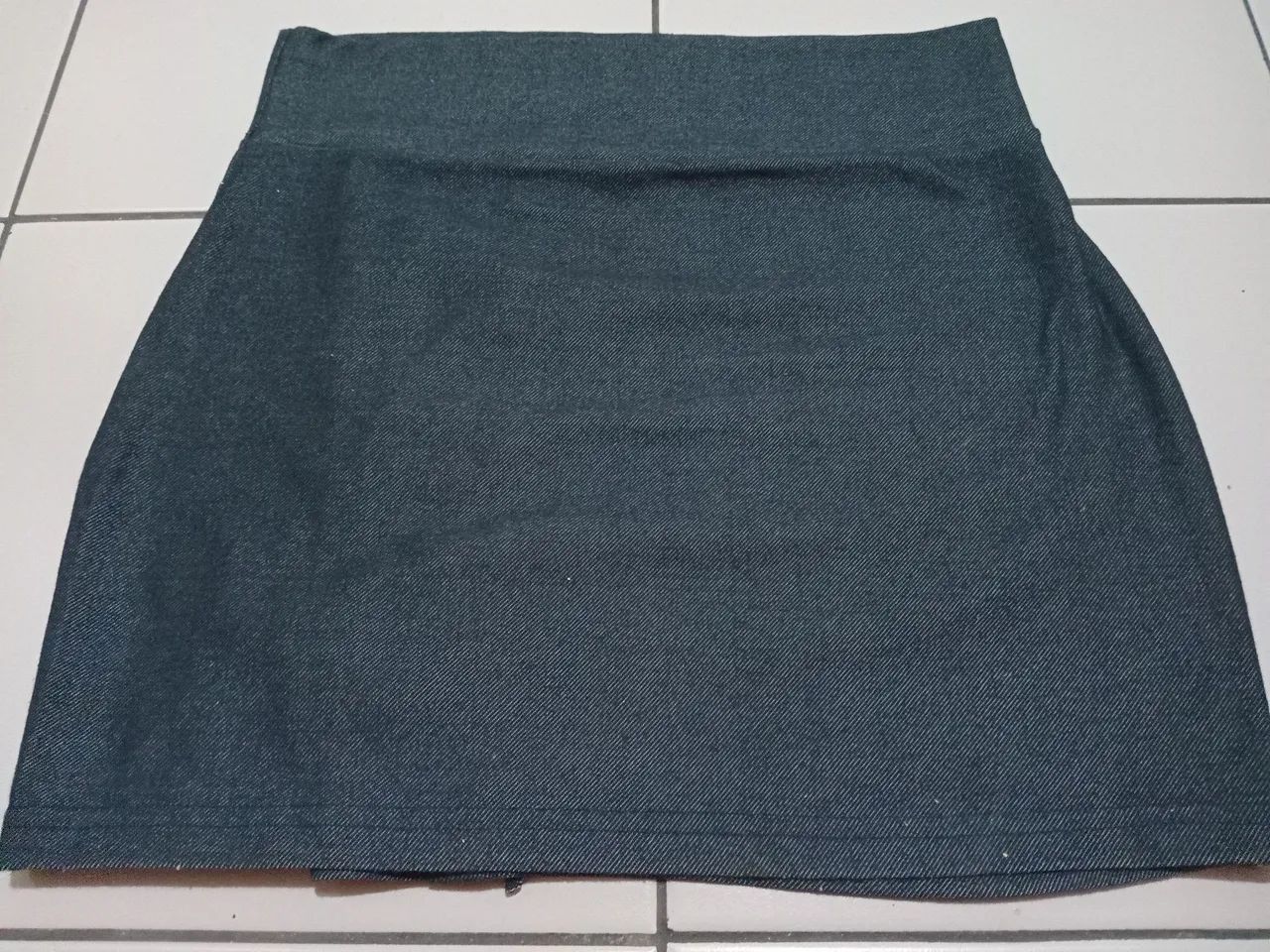 Saia Jeans com Detalhe em Amarração - Foto 2