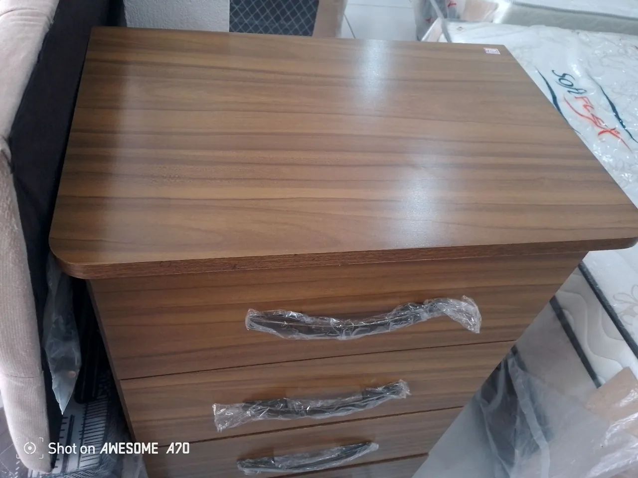 Cômoda c/ 4 gavetas - ENTREGO E MONTO NO MESMO DIA  - Foto 2