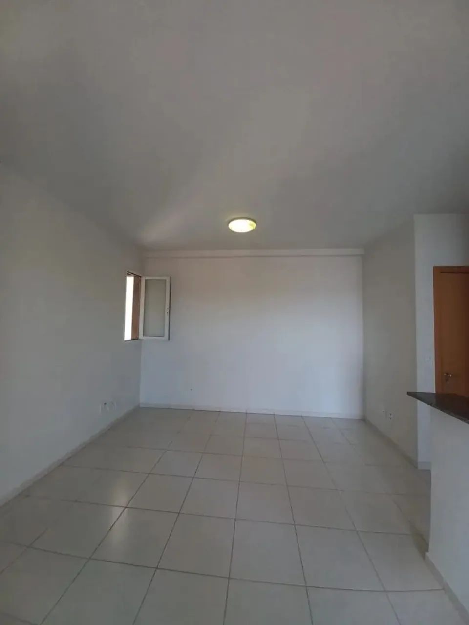 Apartamento com 03 quartos sendo 01 suíte com armários na região Sul de Londrina - Foto 3