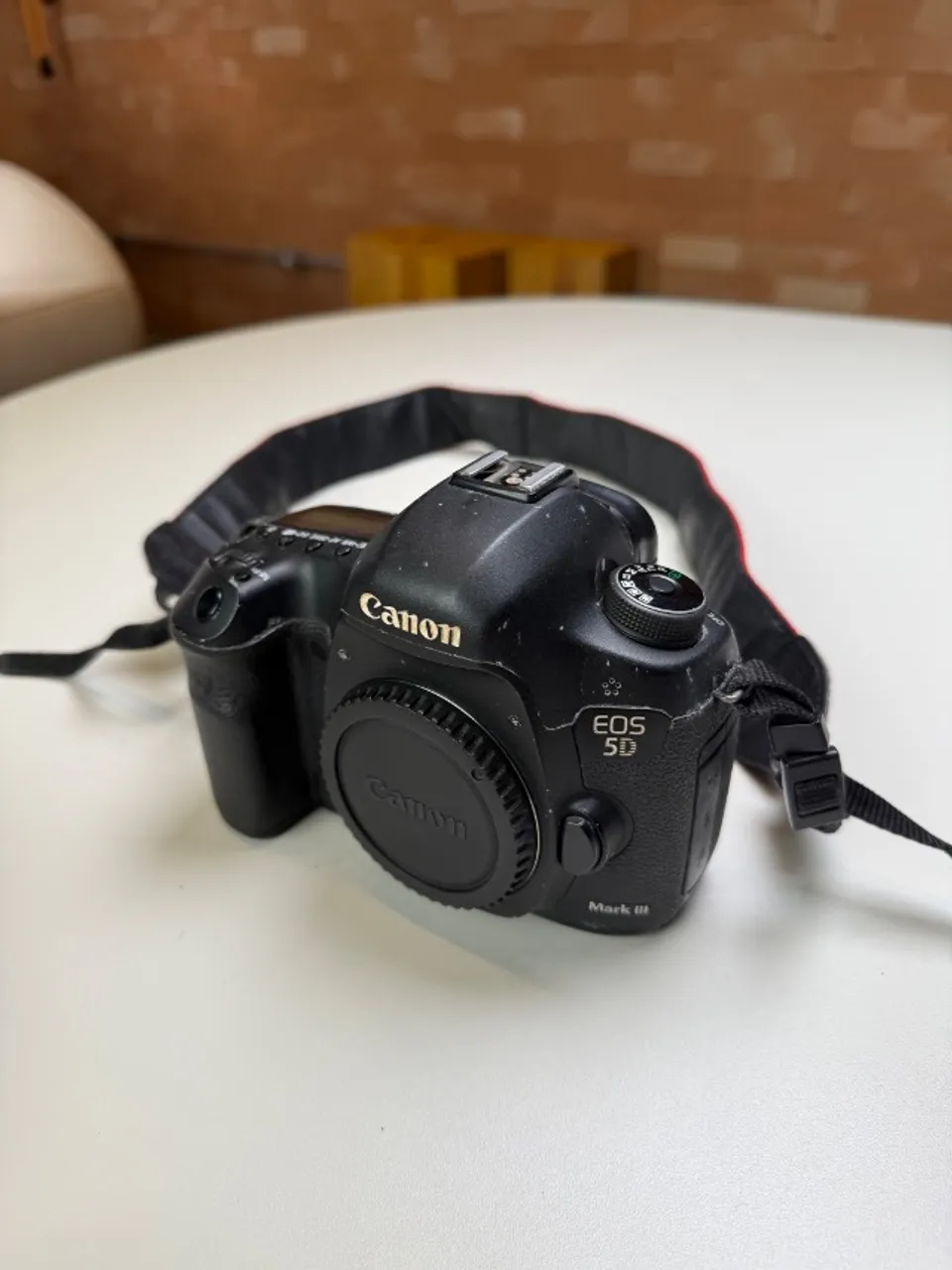 Camera Canon 5D Mark III