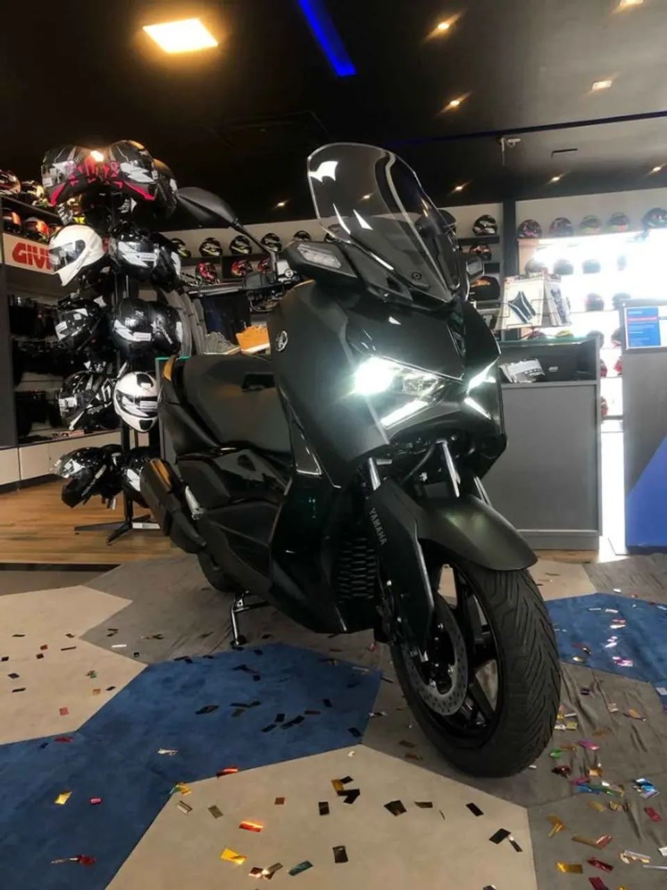 2025 preto Xmax connected 