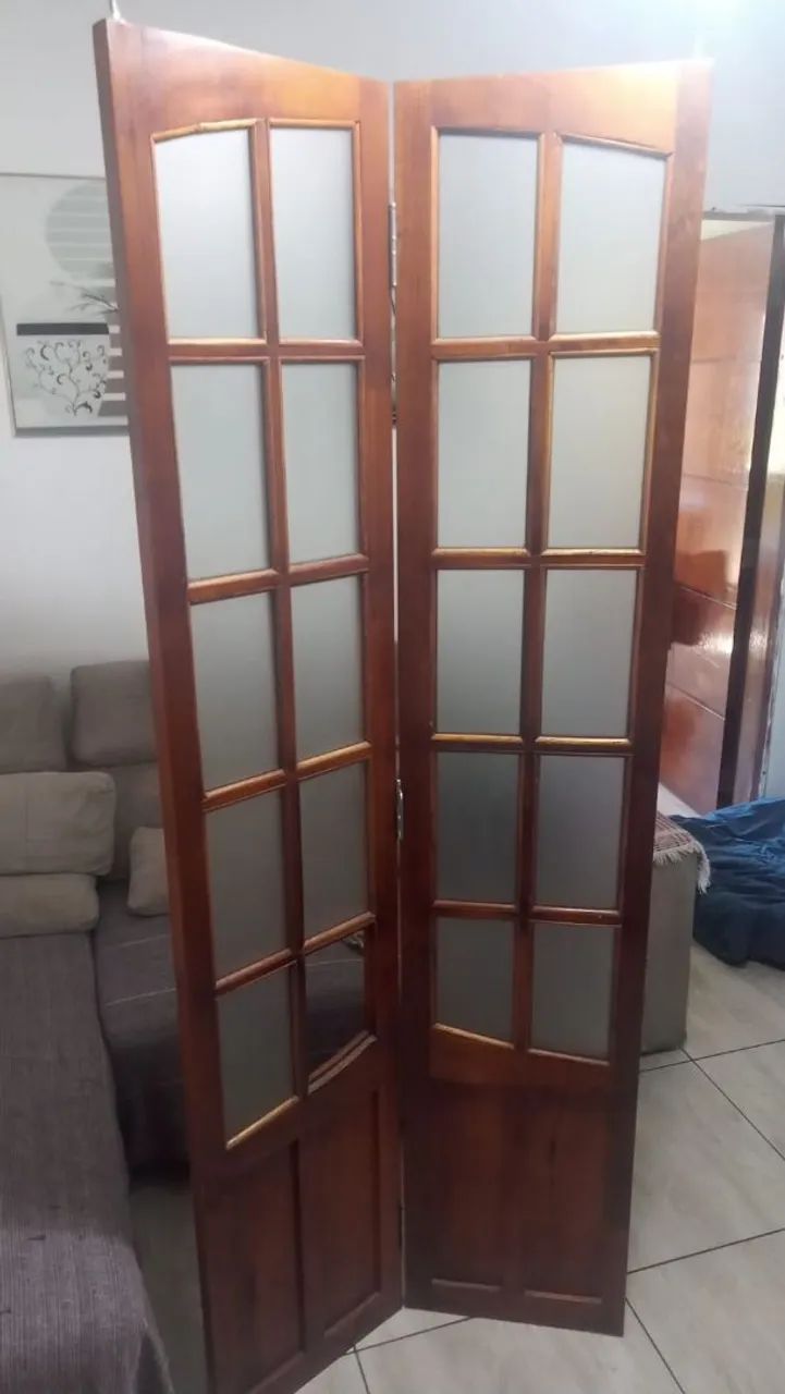 Porta de madeira com vidros - 8 folhas - Foto 4