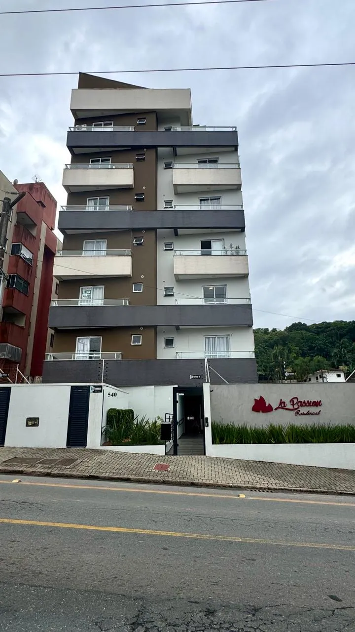 Imóvel para aluguel tem 63 metros quadrados com 2 quartos em Iririú - Joinville - SC