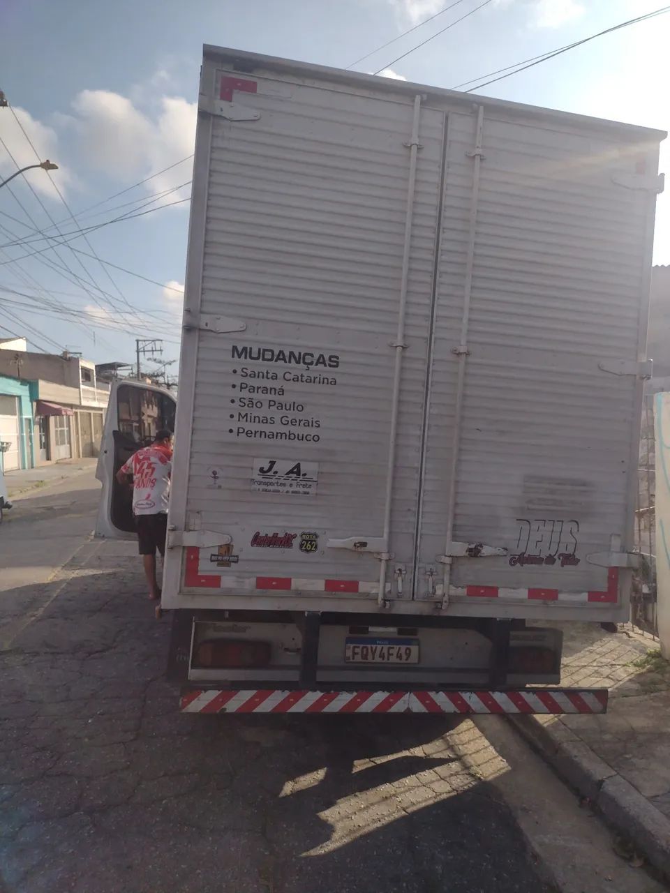 Caminhão Baú para Fretes e Mudanças - Foto 2