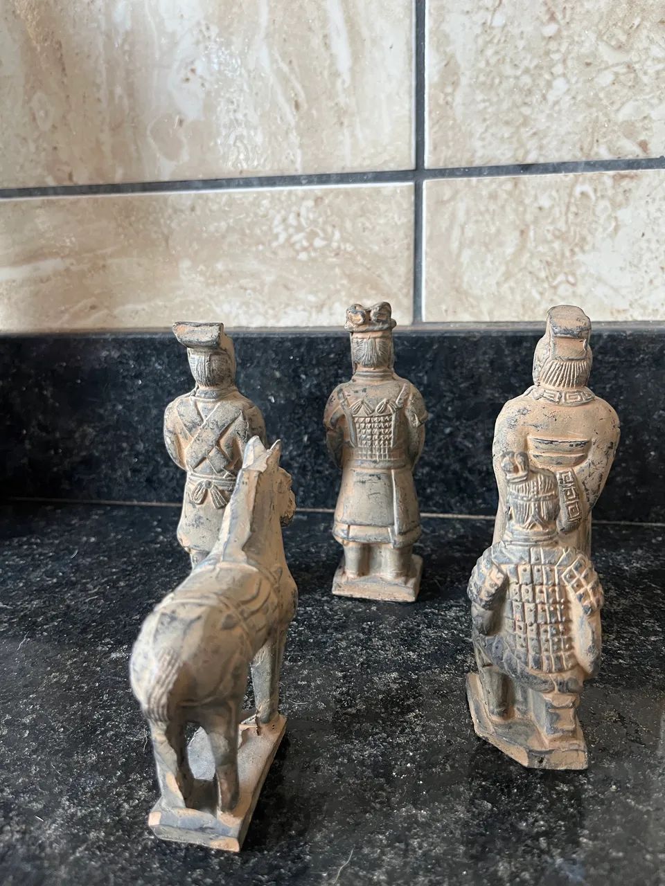 Miniaturas Guerreiros de Terracota - Conjunto Novo com 5 Peças - Foto 3