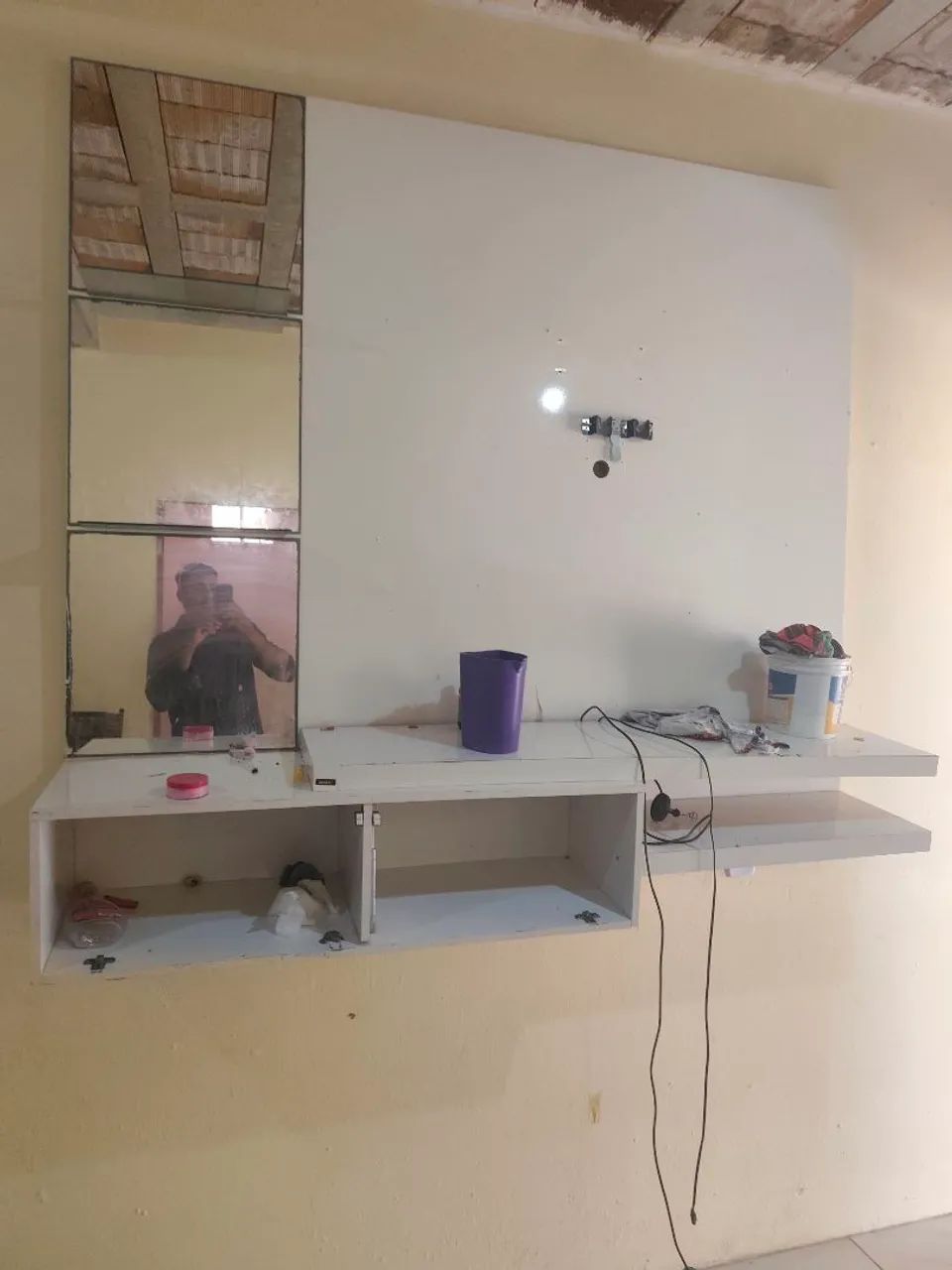 Guarda roupa cama mesa sofá e armário de cozinha 