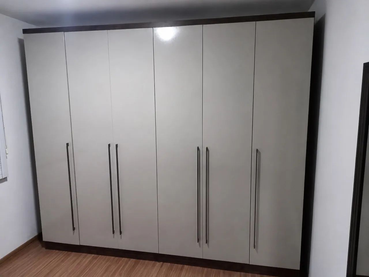 Guarda roupa 6 portas
