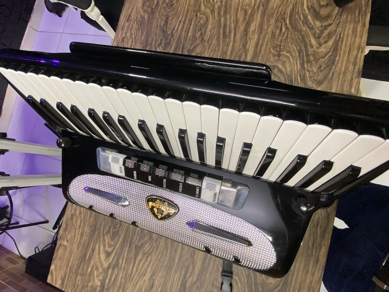 ACORDEON CORONA 120 BAIXOS REDUZIDA - Foto 3