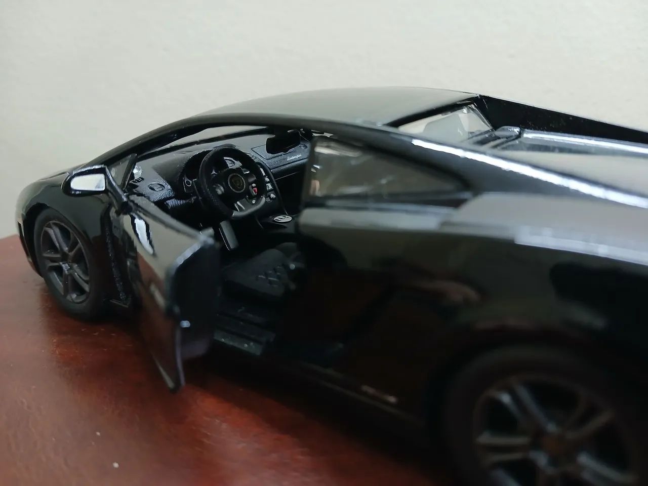 MINIATURAS LAMBORGHINI GALLARDO LP560-4 e DODGE VIPER - Foto 2