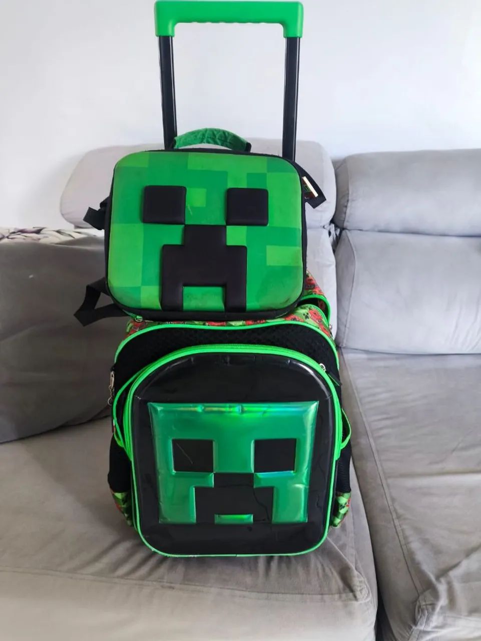 Vendo mochila e lancheira do Minecraft em ótimo estado