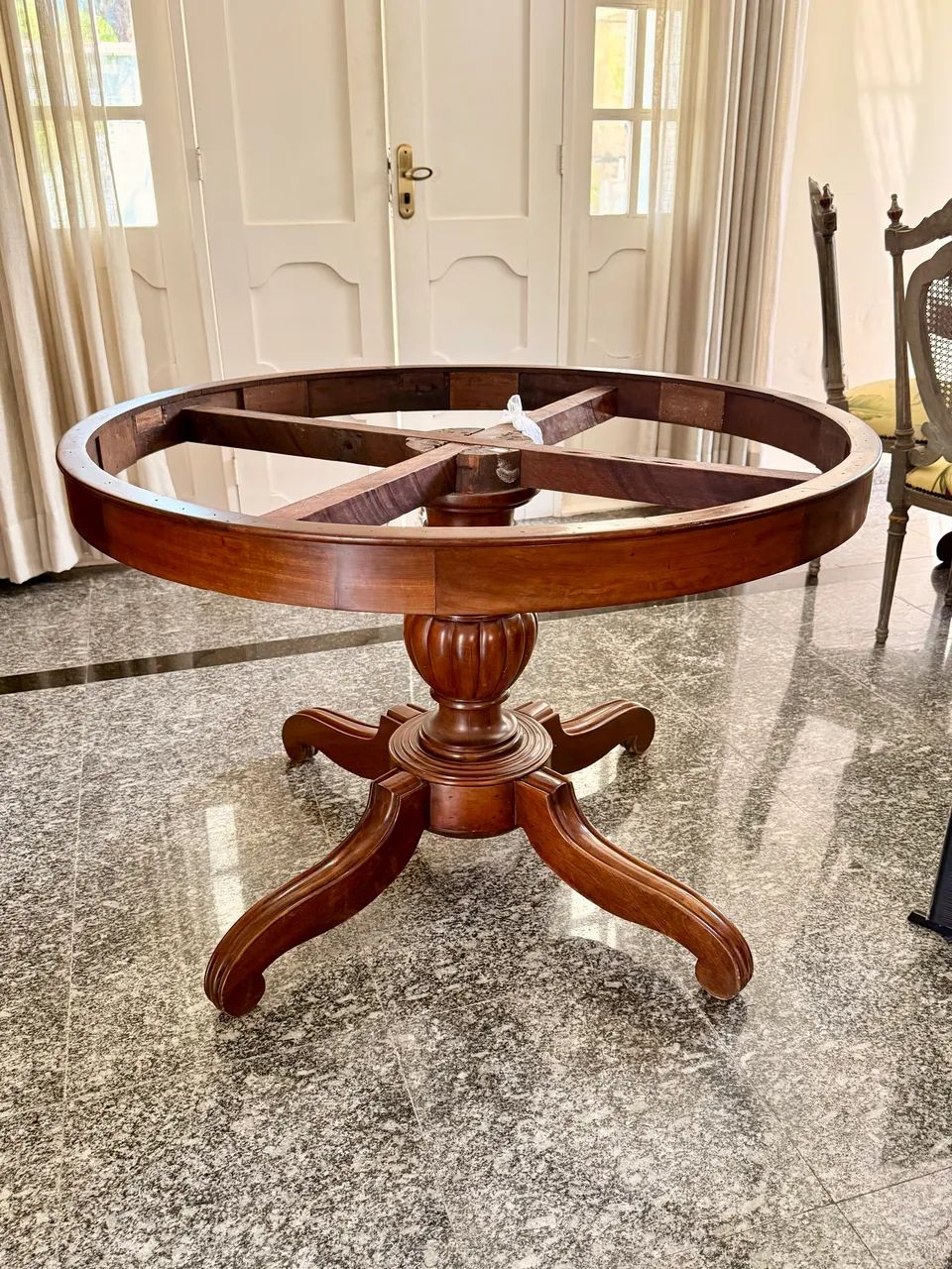 Base para mesa de jantar redonda em madeira maciça 