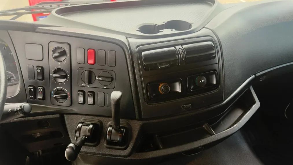 Mercedes-Benz Axor 2544 6x2. - Foto 11