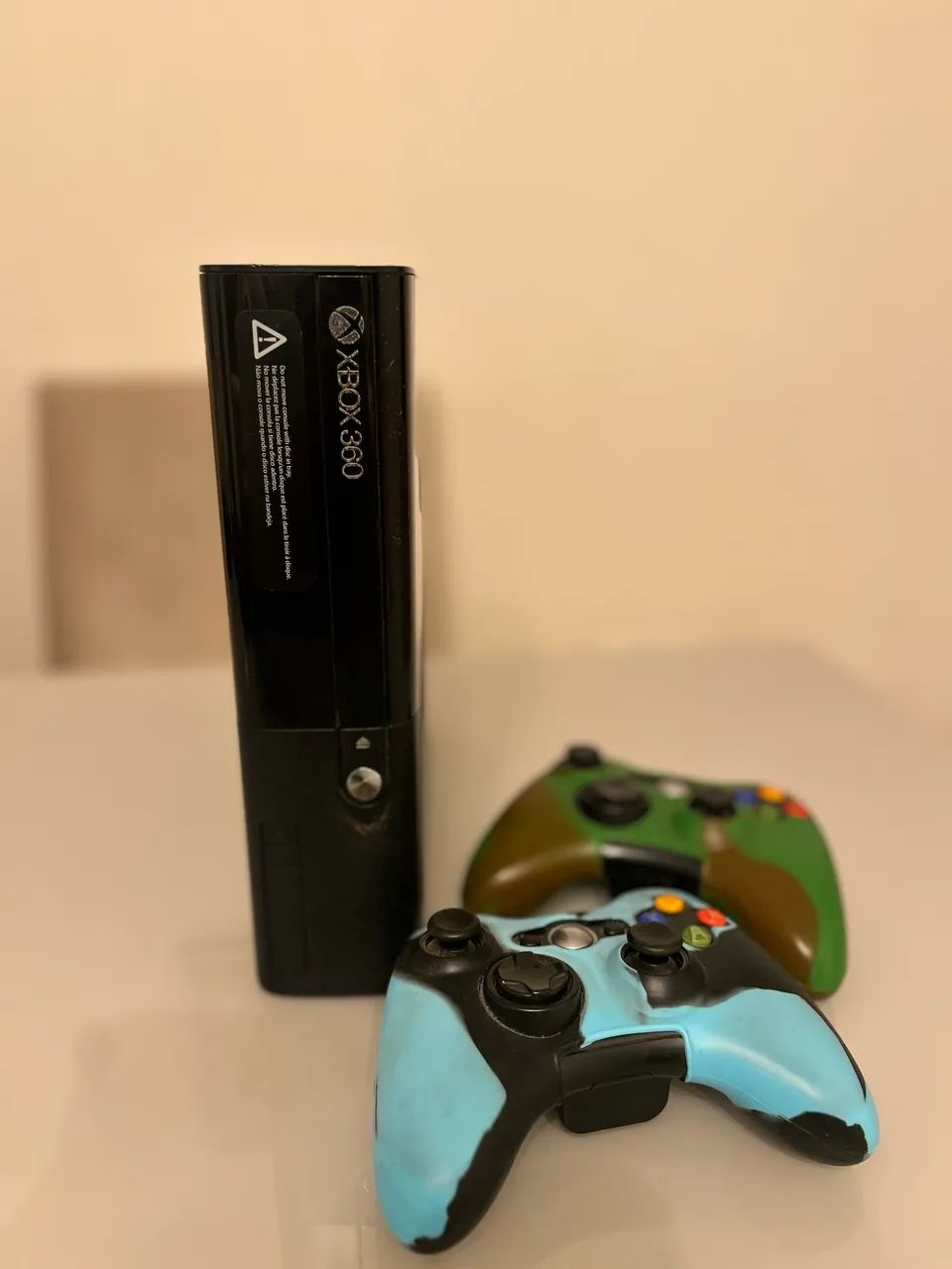XBOX 360 + 2 controles - Foto 4