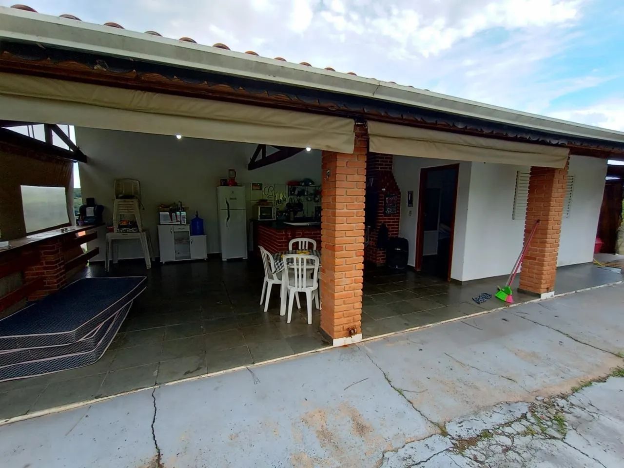 Aluguel Casa em condomínio com piscina 