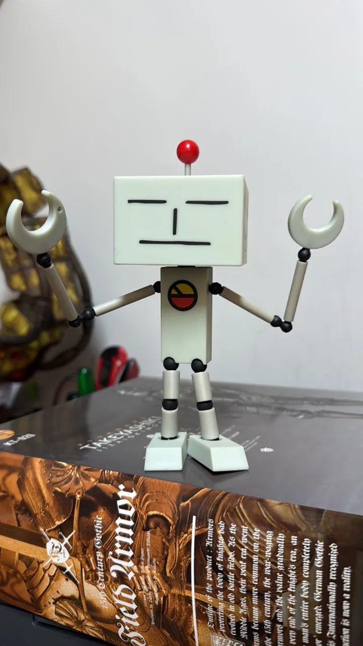 Revoltech Suzuki Yamaguchi Action Figure Boneco - Foto 2