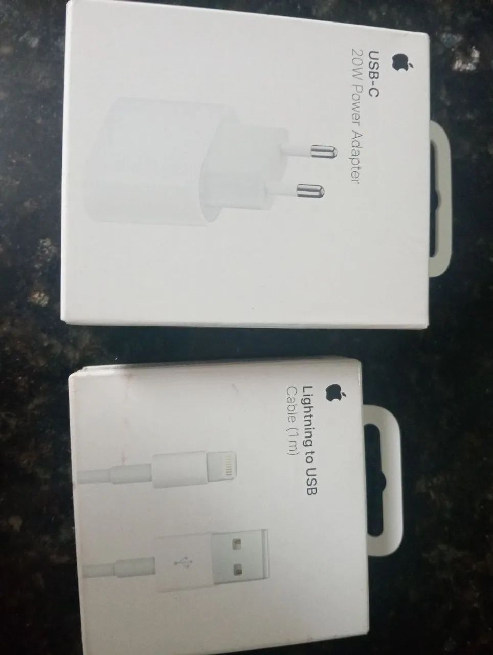 Vendo carregador iPhone 