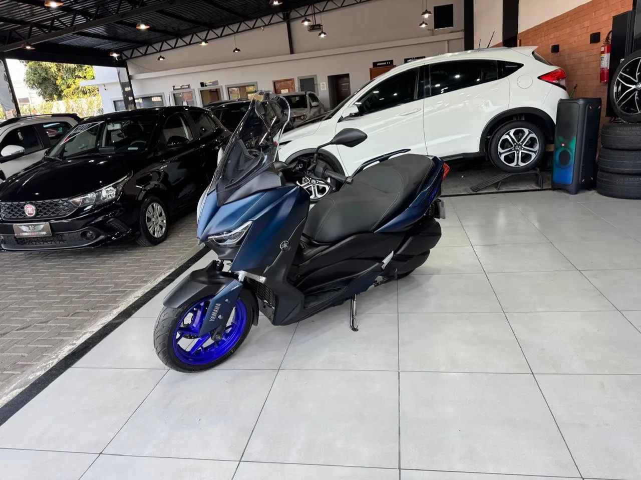 YAMAHA XMAX 250 CONNECTED ABS - Foto 3
