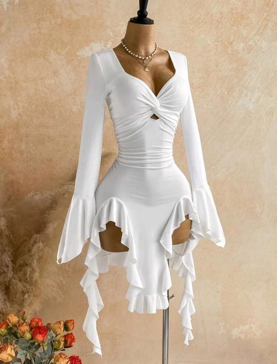 Vestido com fenda dupla de babados - Foto 3