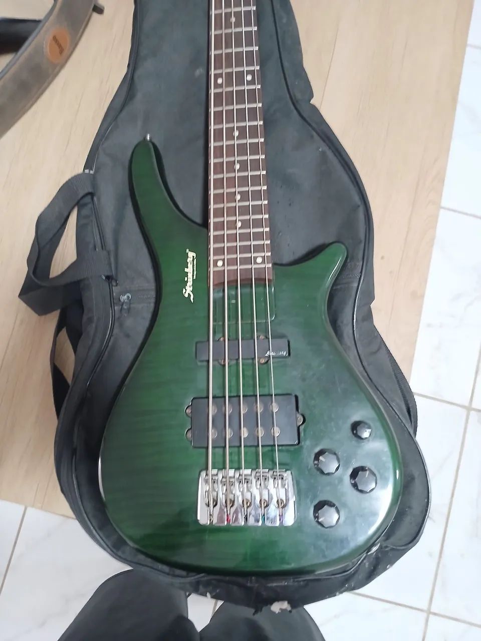 Baixo strinberg 5 cordas 