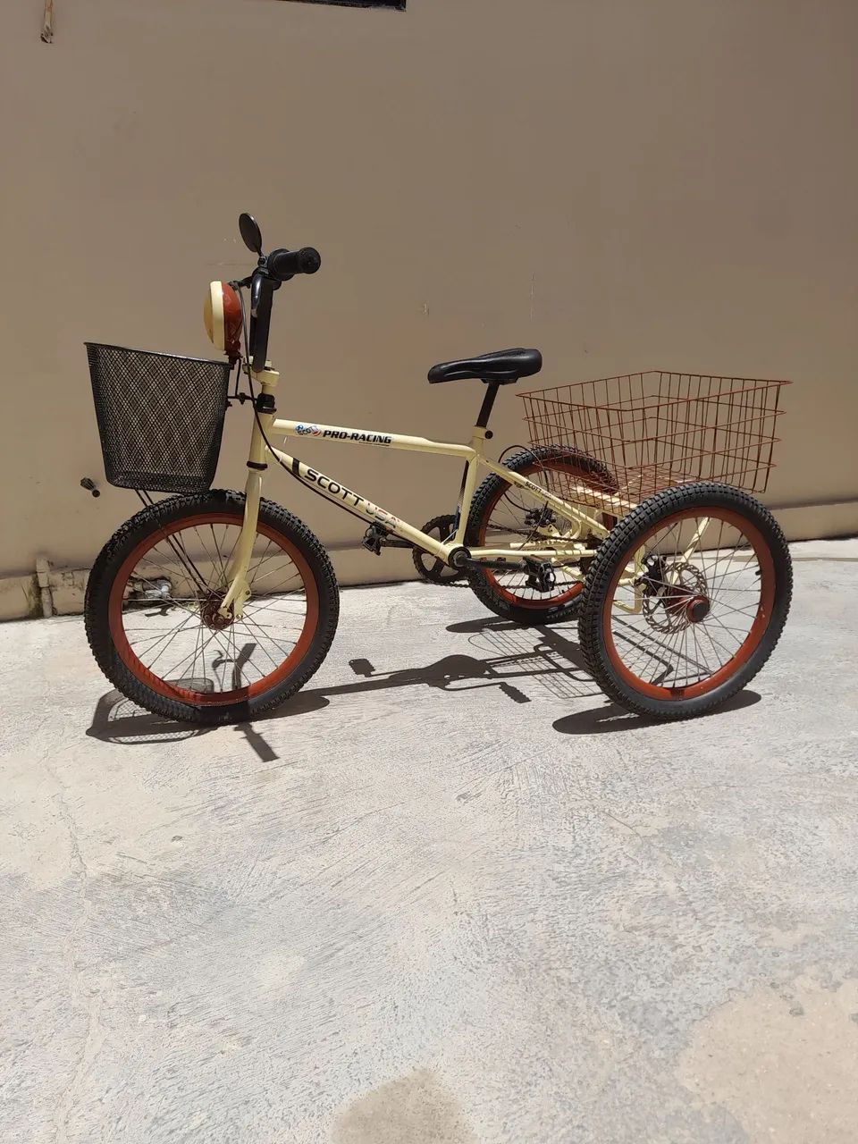 Triciclo / bicicleta de três rodas