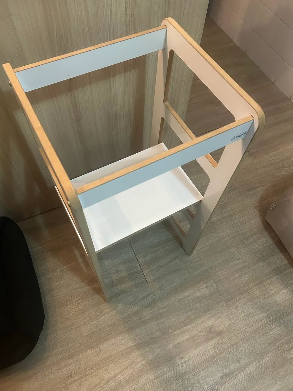 Torre de aprendizagem montessori