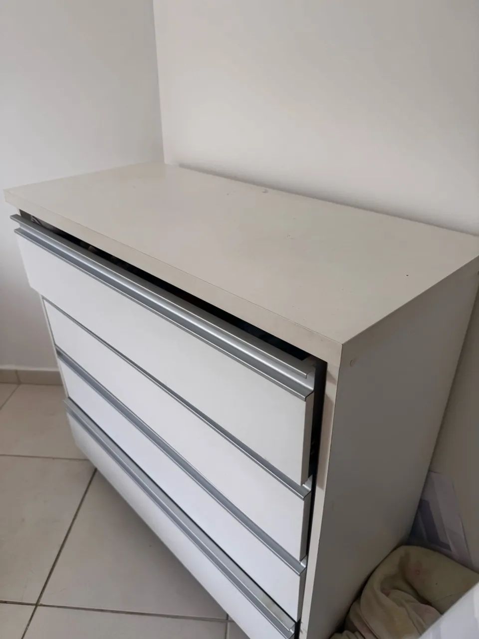 Cômoda de 4 gavetas  - Foto 4