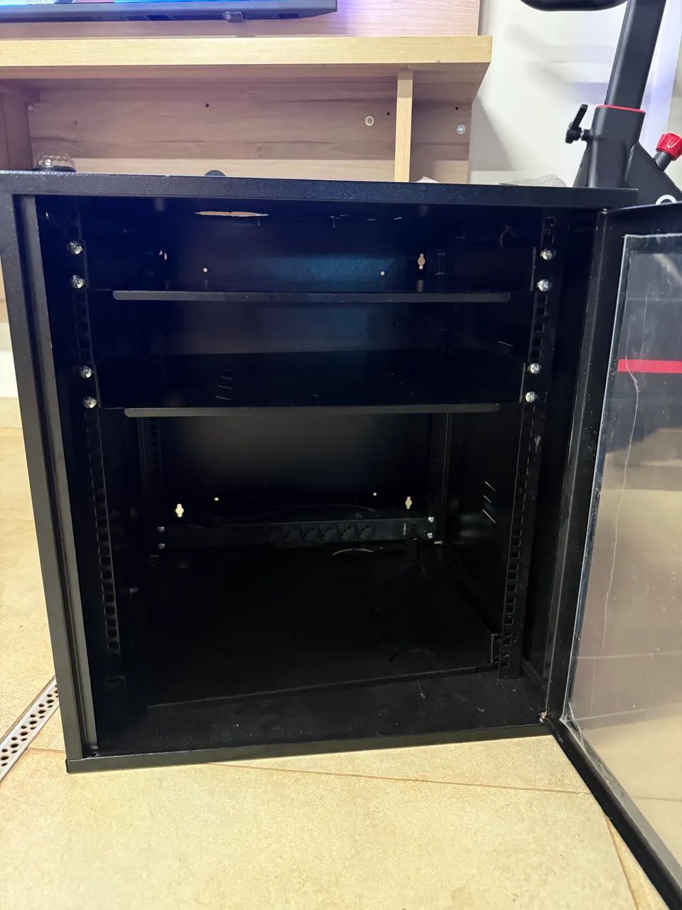 Rack de TI 570mm - Foto 2