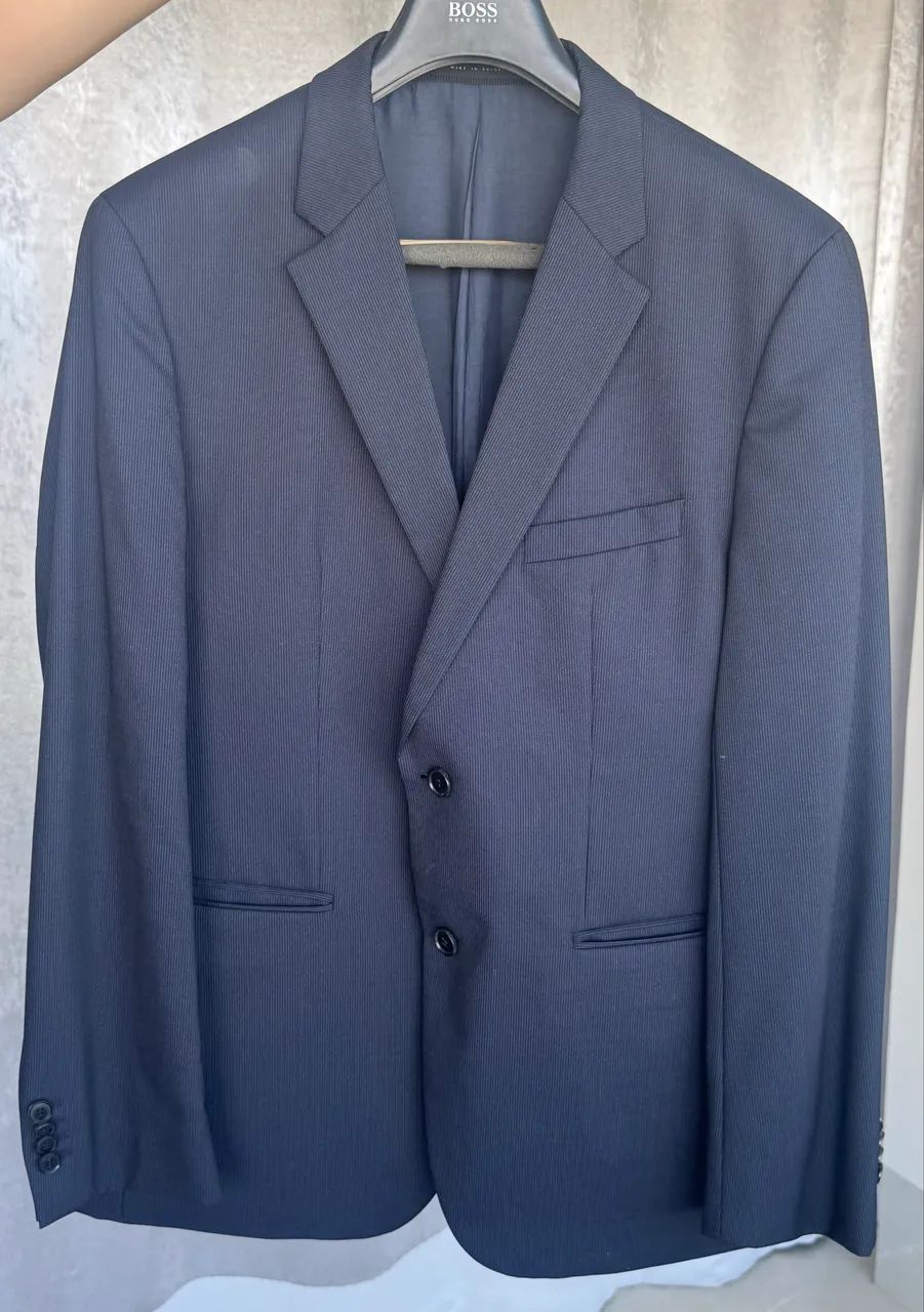 Terno completo Hugo Boss cor Azul marinho 