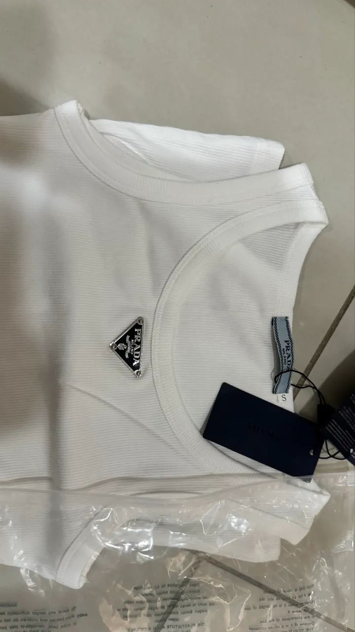 BLUSA PRADA BÁSICA BRANCA NOVA  - Foto 3