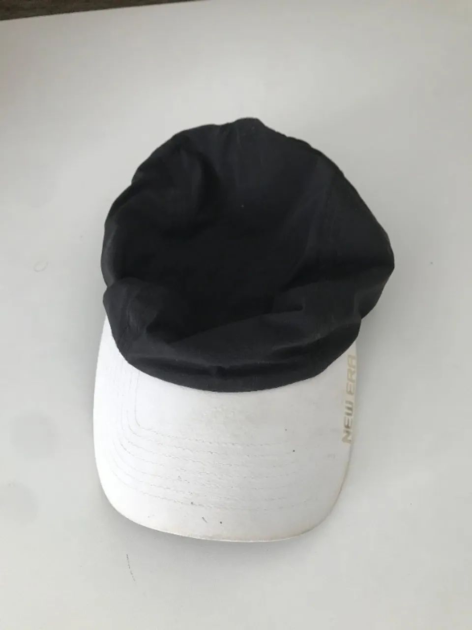 Boné em bom estado