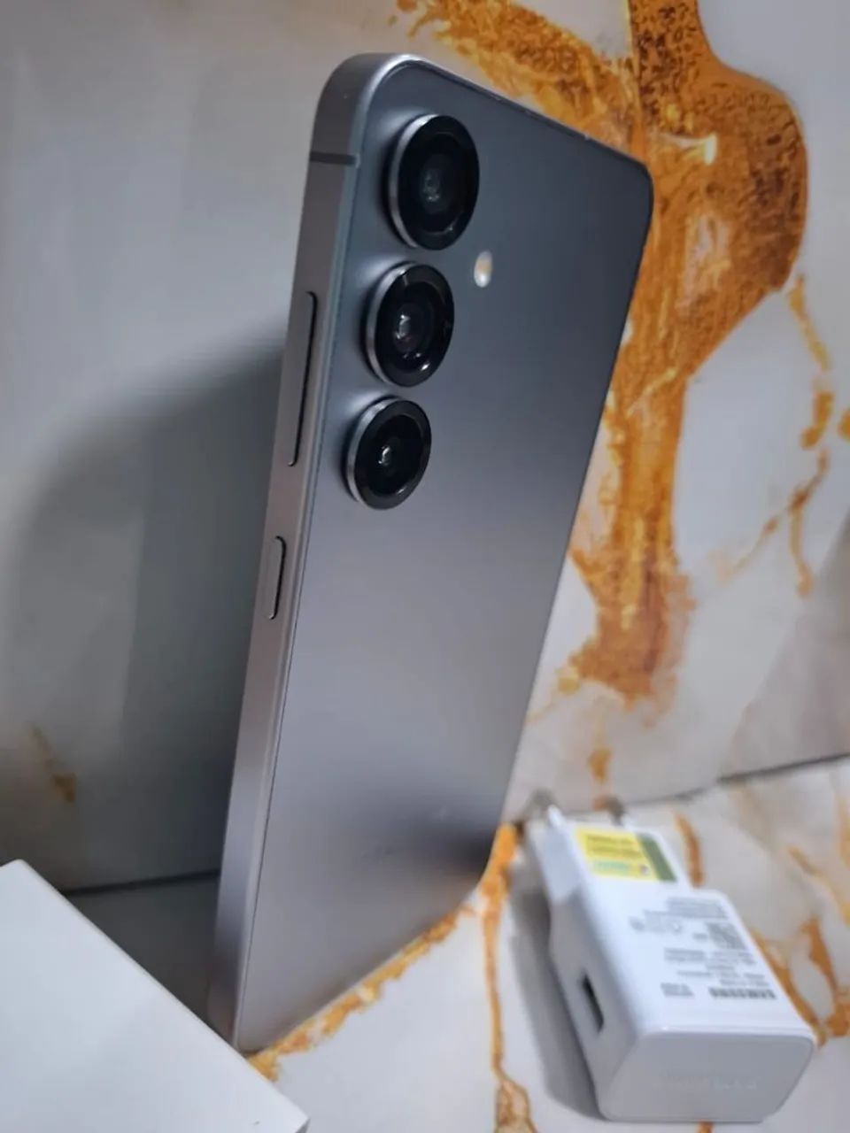 Celular Samsung S25 5G Prata titânio  - Foto 4