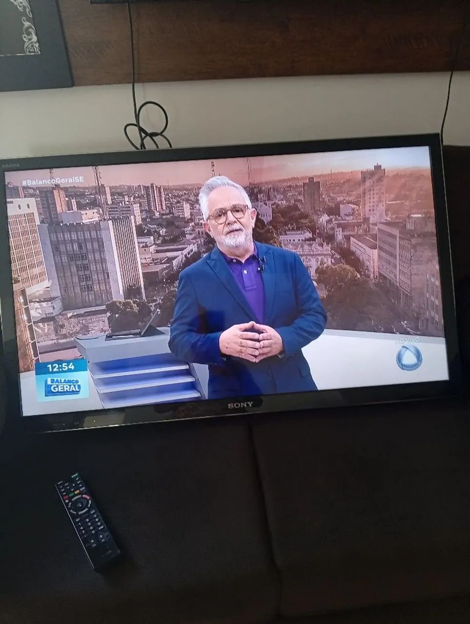 Vende-se tv 42 polegadas,em perfeito estado,motivo tenho 3 estou de mudança.!!