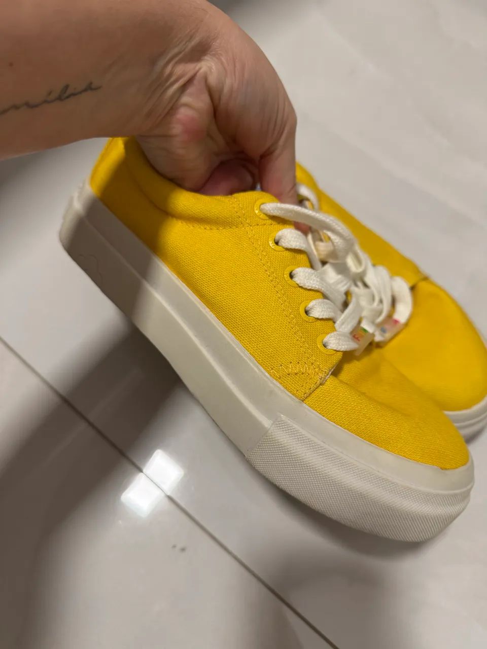 Tênis amarelo Farm - Foto 2