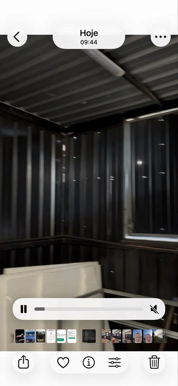 Telhas galvanizadas e containers 