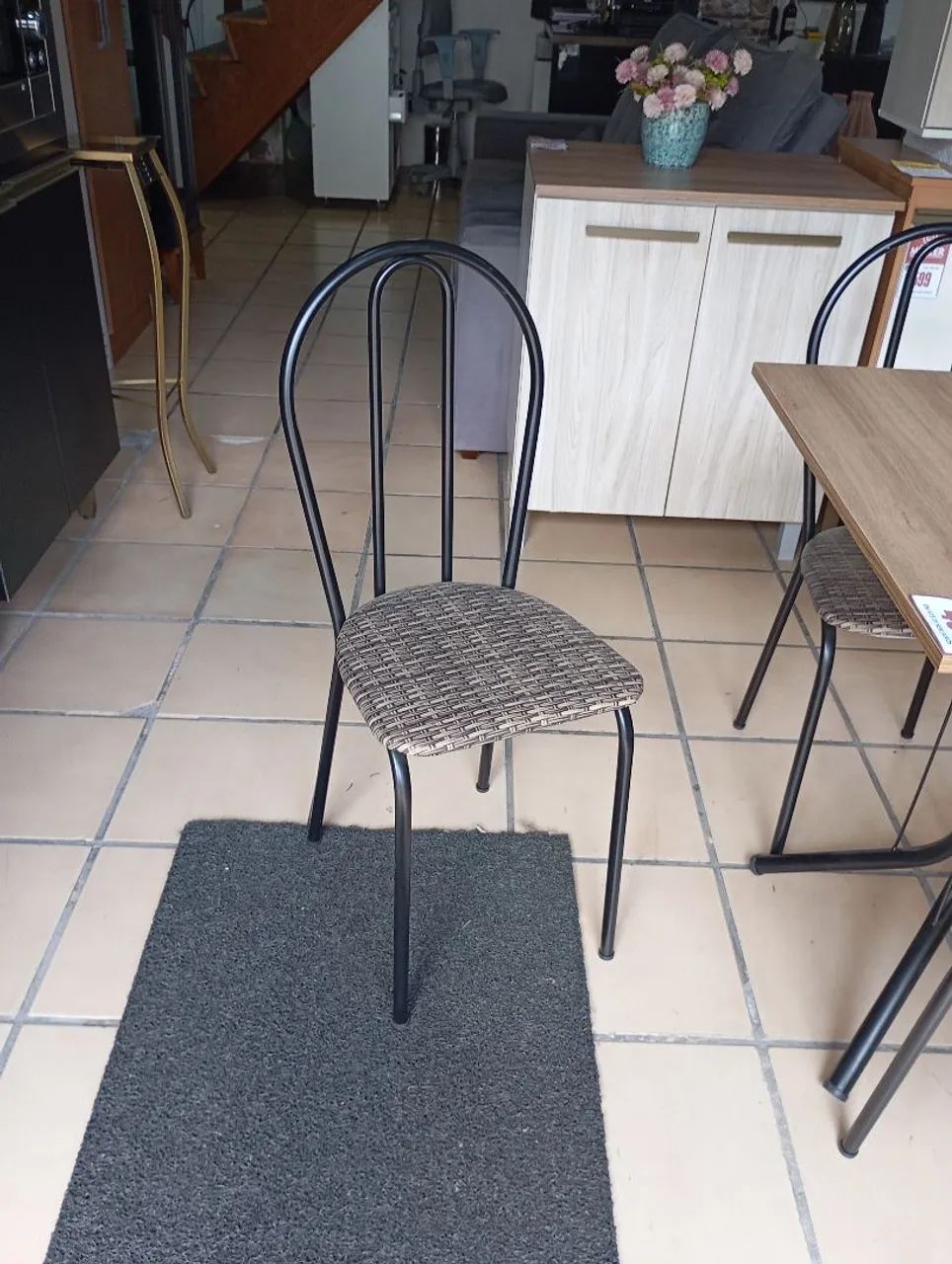 Mesa com cadeiras - Foto 4