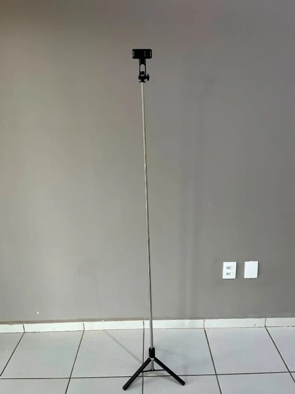 Tripé Profissional para Celular Ajustável e Portátil - Foto 5