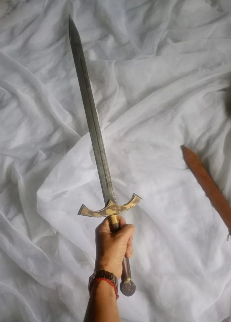 Espada / adaga medieval com bainha de couro  - Foto 6