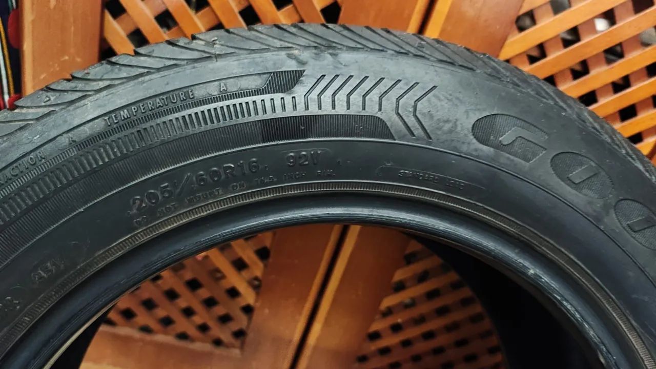 Par de pneus Goodyear eficientgrip 205 60 aro 16 - Foto 3